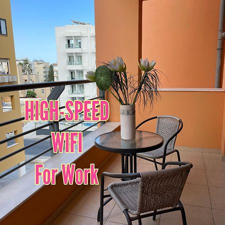 Vip Resort Apartment On Makenzie Beach Larnaca Exteriör bild