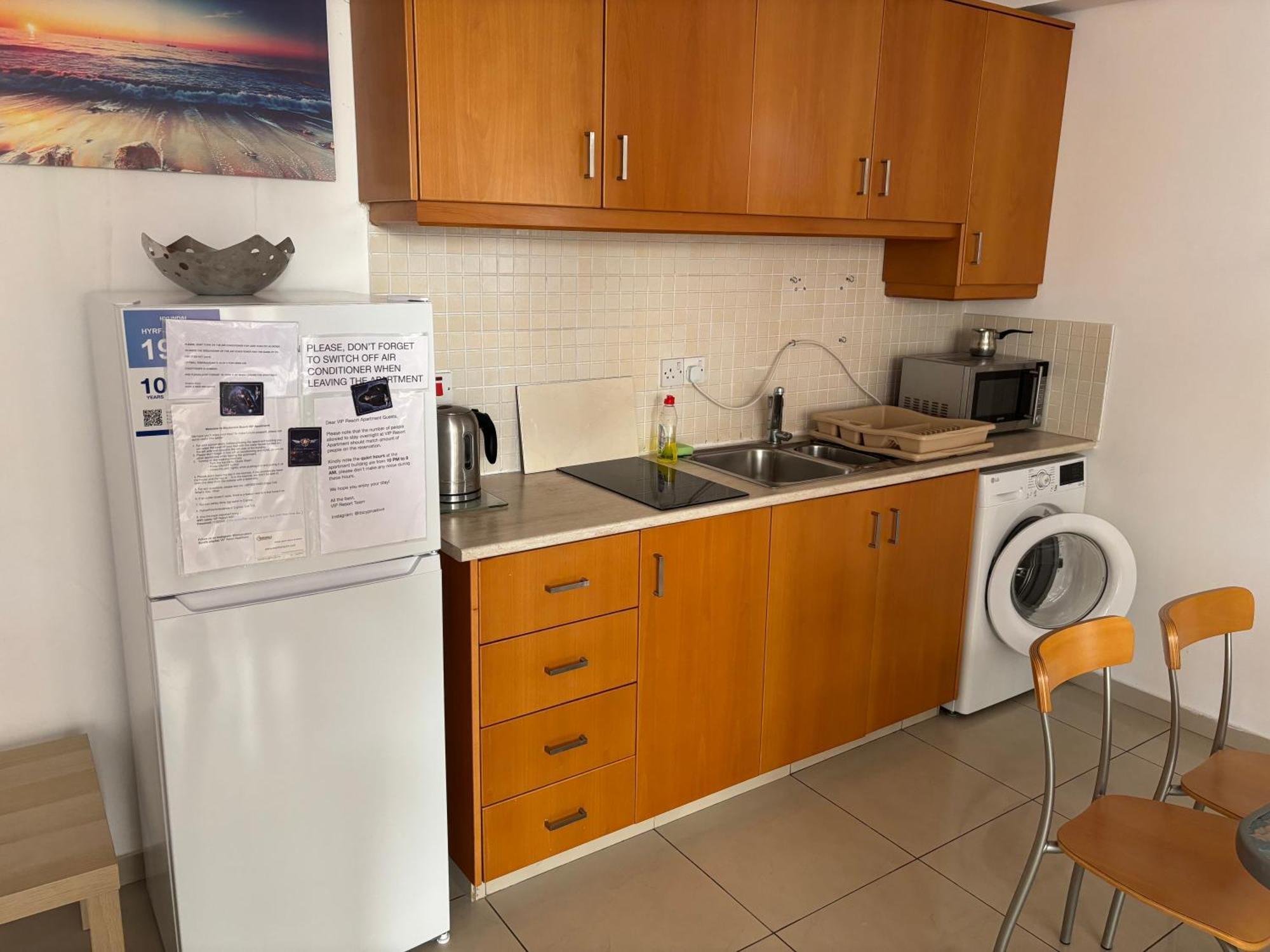Vip Resort Apartment On Makenzie Beach Larnaca Exteriör bild