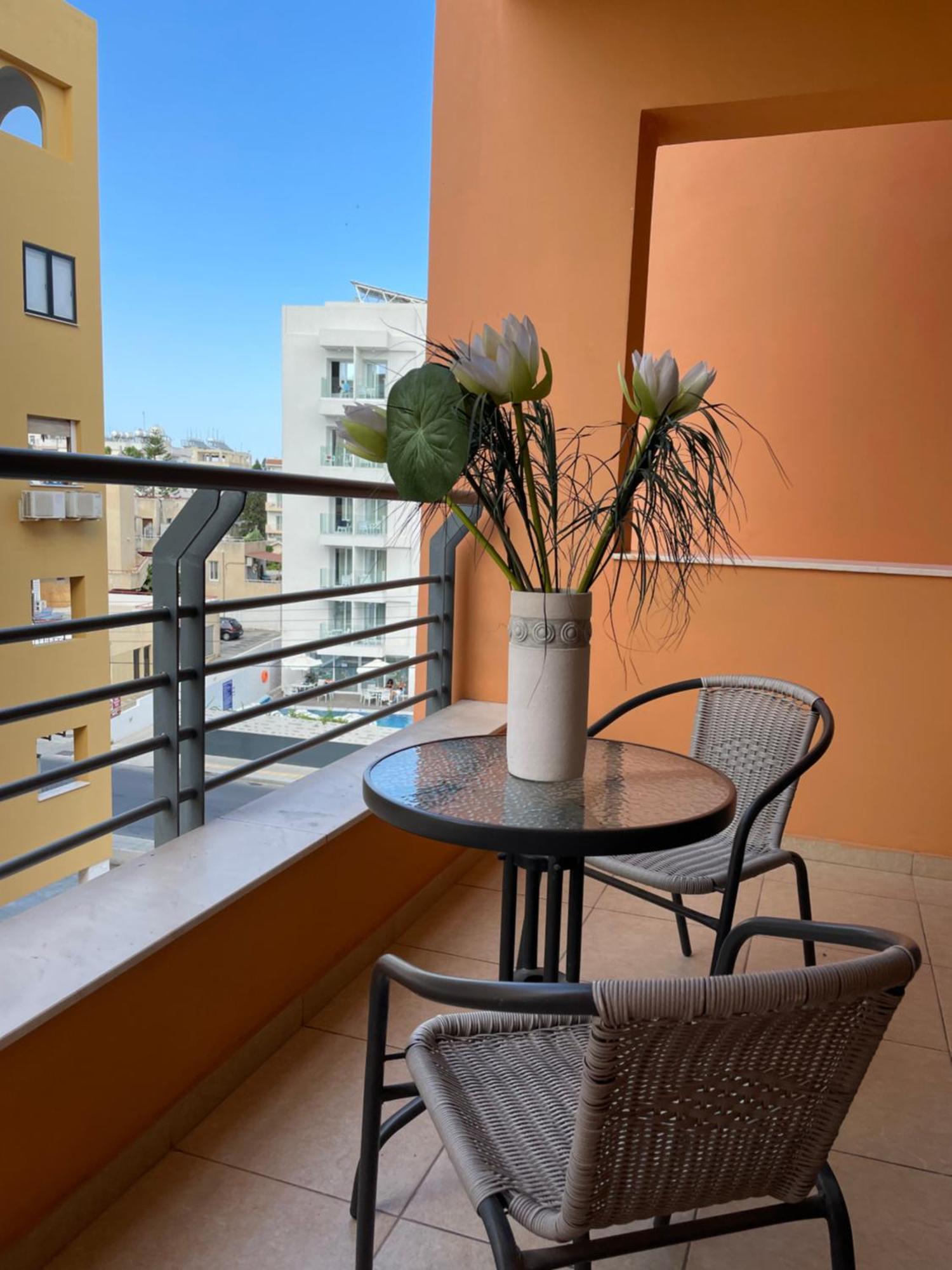 Vip Resort Apartment On Makenzie Beach Larnaca Exteriör bild