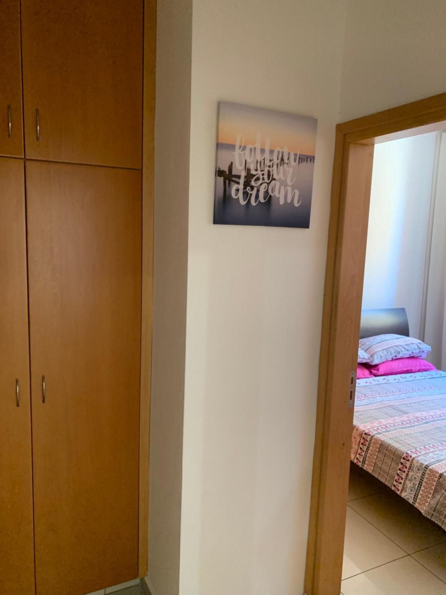Vip Resort Apartment On Makenzie Beach Larnaca Exteriör bild