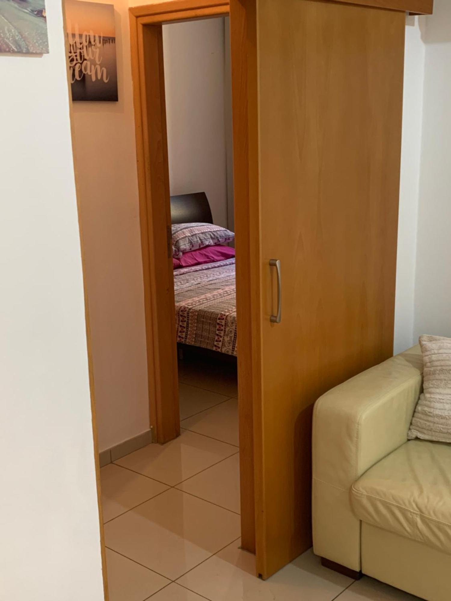 Vip Resort Apartment On Makenzie Beach Larnaca Exteriör bild